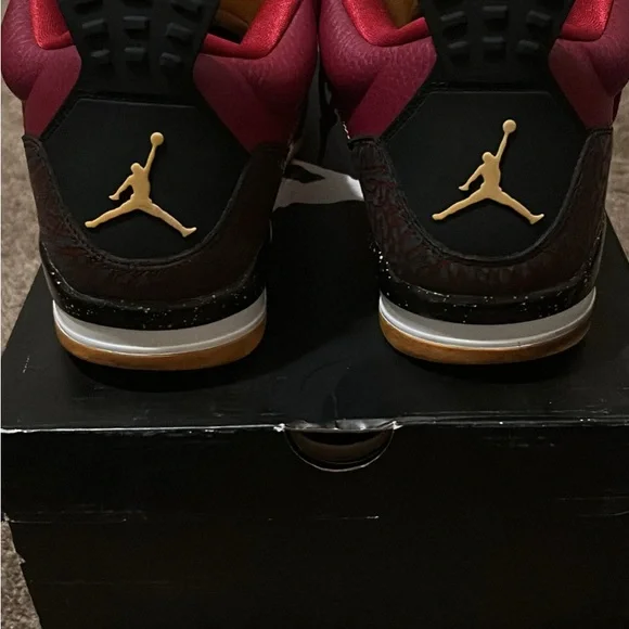 Jordan Son of Low Sneakers - Picture 3 of 5
